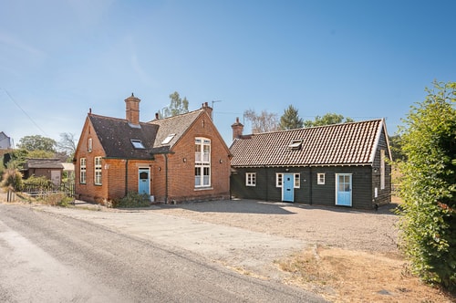 2 Old school Cottages, Wissett 30 Stay in Suffolk