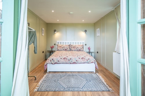 Feather Lodge, Toad Hall, Wangford 2 Stay in Suffolk