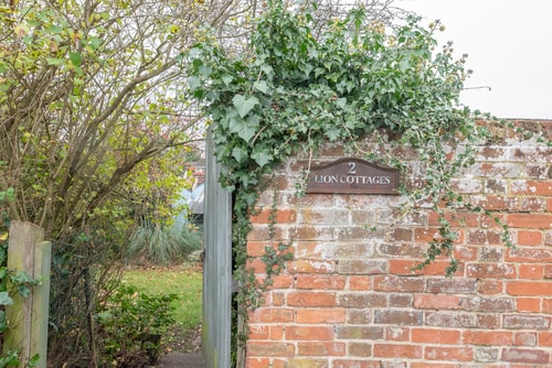 2 Lion Cottages, Knodishall 6 Stay in Suffolk
