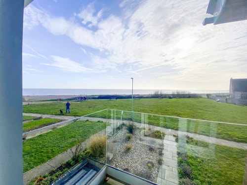 4 Sea View Walk, Pakefield 0 Stay in Suffolk