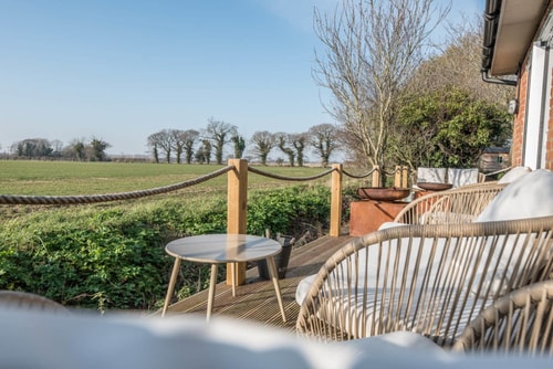 Toad Hall Lodges, Wangford (All 5 Lodges) 9 Stay in Suffolk