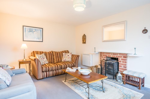 1 Hall Farm Cottage, Aldeburgh 0 Stay in Suffolk