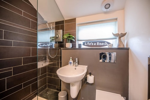 Papillon, a modern Southwold flat with balcony 21 Stay in Suffolk