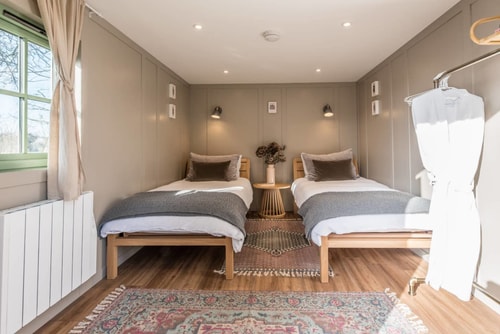 Toad Hall Lodges, Wangford (All 5 Lodges) 1 Stay in Suffolk