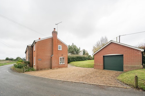 1 Box Iron Cottage, Shotley 33 Stay in Suffolk
