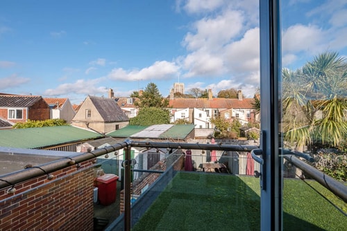 Papillon, a modern Southwold flat with balcony 0 Stay in Suffolk