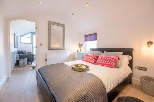 Papillon, a modern Southwold flat with balcony 2 Stay in Suffolk