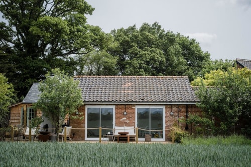 Toad Hall Lodges, Wangford (All 5 Lodges) 10 Stay in Suffolk