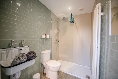 Toad Hall Lodges, Wangford (All 5 Lodges) 12 Stay in Suffolk