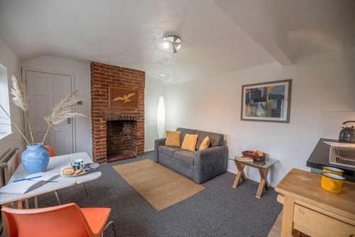 2 Lion Cottages, Knodishall 1 Stay in Suffolk
