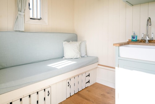 Sage Shepherds Hut at Boundary Farm, Framlingham 2 Stay in Suffolk