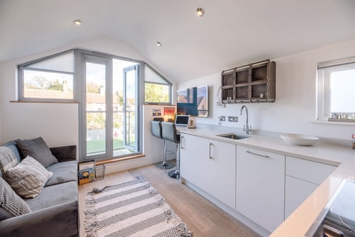 Papillon, a modern Southwold flat with balcony 7 Stay in Suffolk