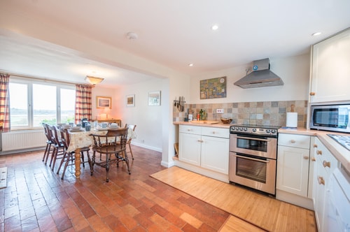 1 Box Iron Cottage, Shotley 1 Stay in Suffolk