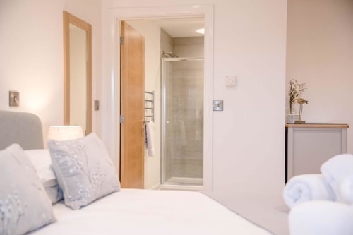 8 Deben Wharf, Woodbridge 9 Stay in Suffolk