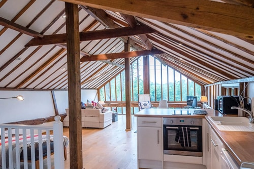Hayloft, Clopton - apartment with a Tennis Court 2 Stay in Suffolk