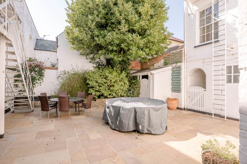 Market Cross House, Aldeburgh. Sea front holiday home 58 Stay in Suffolk
