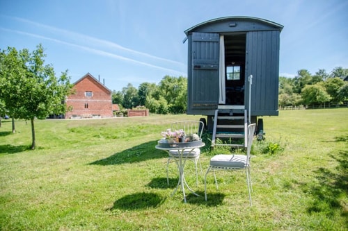 Abbey Shepherds Hut, Eye 17 Stay in Suffolk