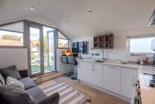 Papillon, a modern Southwold flat with balcony 1 Stay in Suffolk