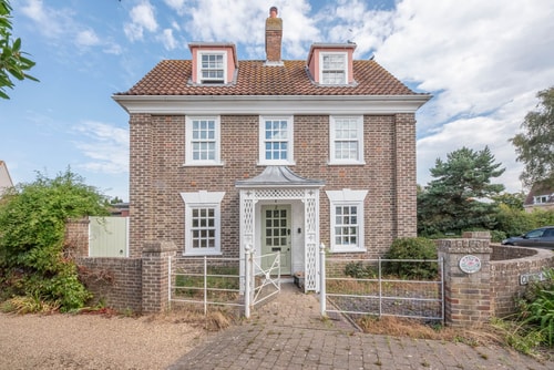 The Poppies, a stylish Aldeburgh holiday home 14 Stay in Suffolk