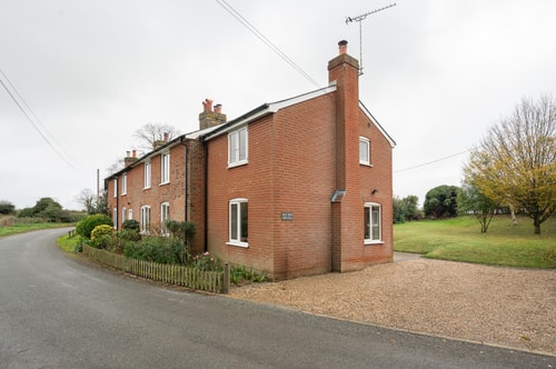 1 Box Iron Cottage, Shotley 32 Stay in Suffolk