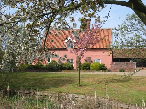 Colston Hall Cottage, Badingham 0 Stay in Suffolk