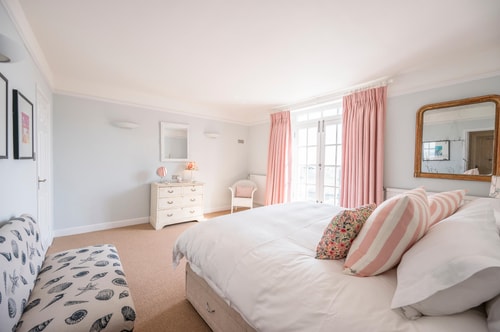 Market Cross House, Aldeburgh. Sea front holiday home 34 Stay in Suffolk