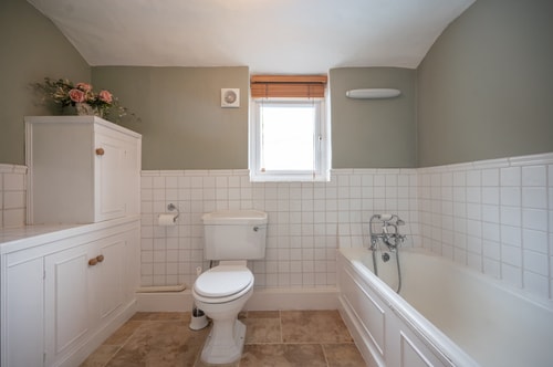 1 Box Iron Cottage, Shotley 28 Stay in Suffolk