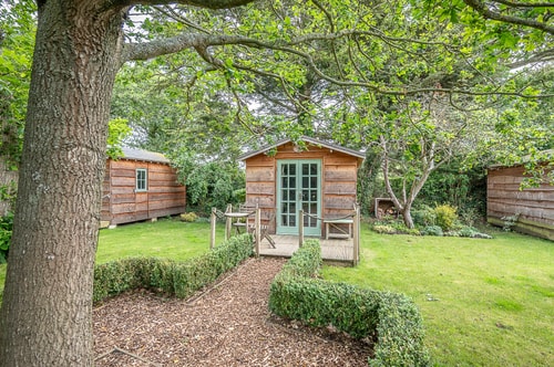 Blossom Lodge, Toad Hall, Wangford 7 Stay in Suffolk