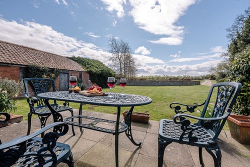Granary Cottage at Valley Farm, Snape 4 Stay in Suffolk
