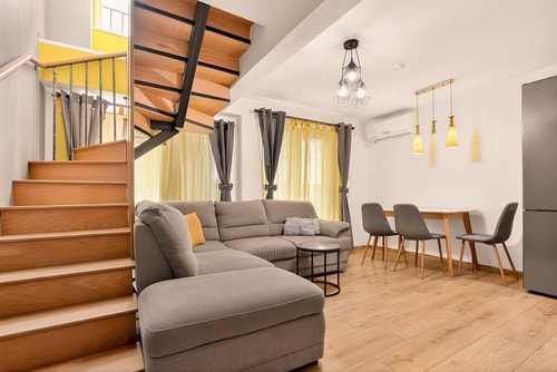 2br Maisonette in the center