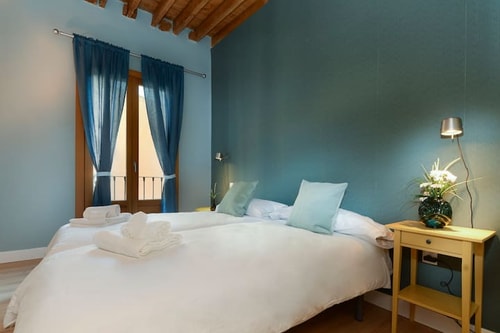 Céntrica habitación doble con WC compartido