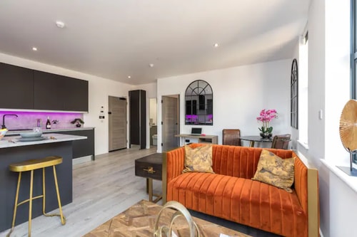 Sussex House | Executive Apartment | Central | New