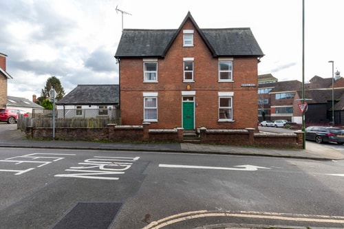 Lion House - Designer 4 Bed Urban Oasis Townhouse