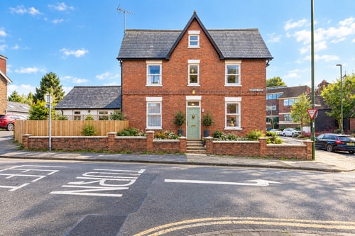 Lion House | Central Horsham | Spacious House