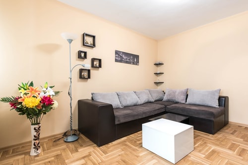 Downtown Apartment with Free Parking