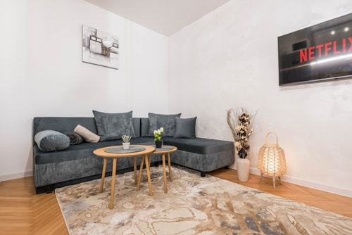 Cozy Apartment with FREE Parking