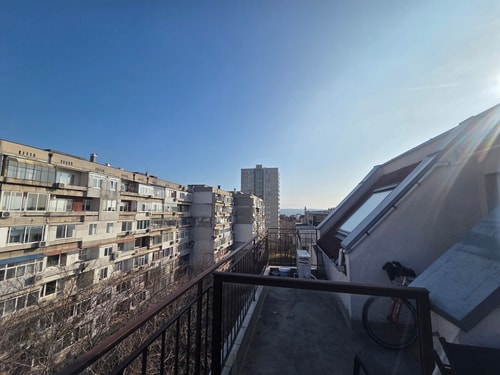 Iva's Cozy Loft Apartment Varna