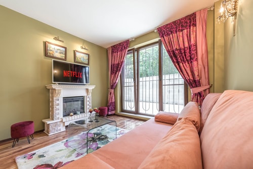 Kevin & Wes Central Apartment