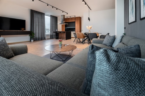 Paradise 4bdrm Luxury Apartment with Garage