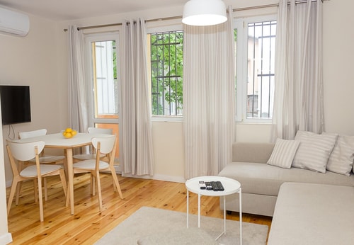 cozy & functional by the Opera