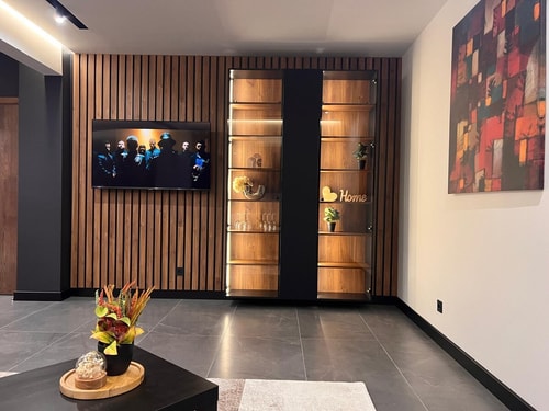 Maxim Apartment with Free Parking