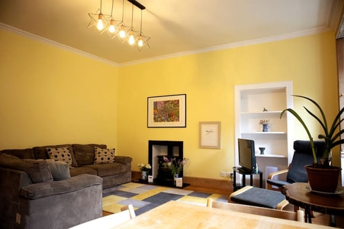 Elegant & Sunny 2BD basement stay, Edinburgh!