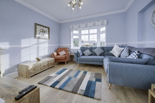 Super 5 Bedroom Family Friendly Retreat Rustington
