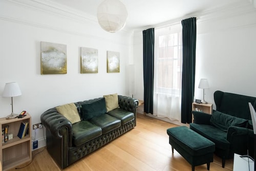 Elegant 1BR Apartment Near Central London