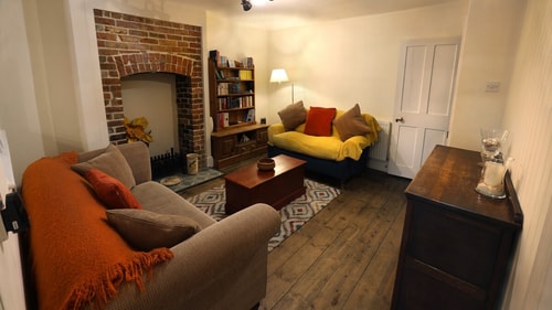 Charming 2BR Edwardian House in Market Town