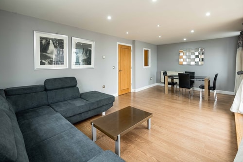 2BD Riverside Views and Comfort