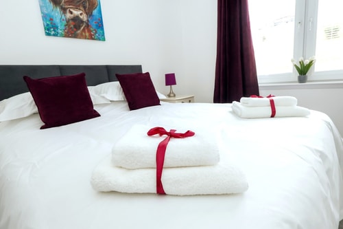 Inverness Haven: Bright 2B/2B with Scenic Views