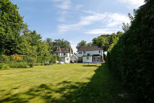 Charming 3-Bedroom Home with Large Garden