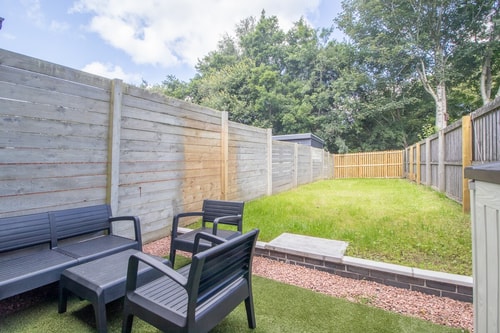 Modern 2-Bedroom Home near Glasgow & Edinburgh