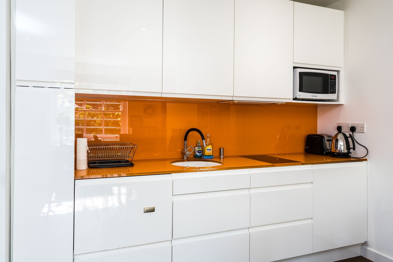 Charming 2 Bedroom Apartment in Kentish Town 6 Hello Guest